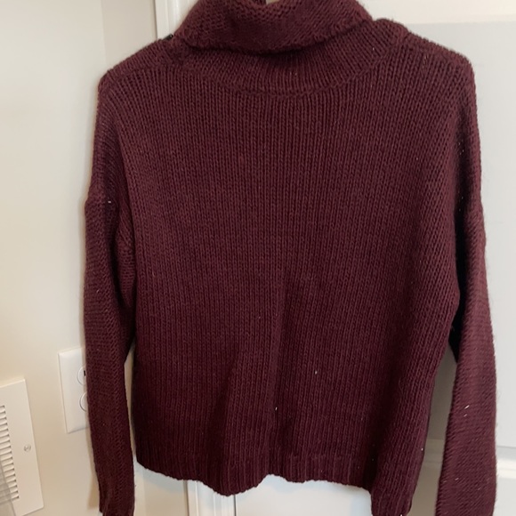 Brandy Melville Cable knit sweater - Picture 3 of 3